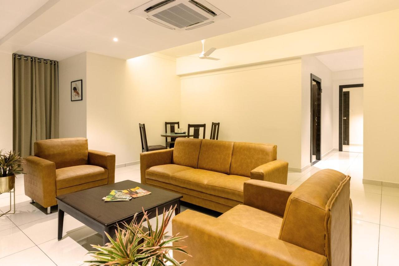 Hotel Paramount Suites & Service Apartments 门格洛尔 外观 照片